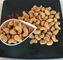 Casse-croûte enduits rôtis sains de noix de cajou de sésame de farine de blé avec le goût croustillant et croquant