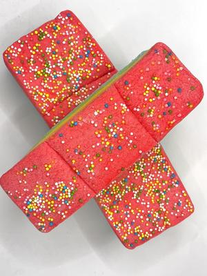 Tourbillons arc-en-ciel de gâteau de rêve à la guimauve – Extra moelleux, super moelleux et 100 % bonheur sucré