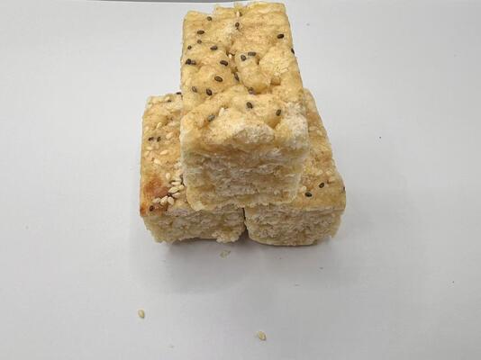 Pâtisserie Saqima Traditionnelle Chinoise au Miel, Légère et Croustillante, Sans Arômes Artificiels, Bonne pour la Rate et l'Estomac