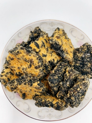 Guoba d'or noir Jaune d'œuf salé et filet de porc saveur riz biscuit mélange riz croustillant croûte de riz frit