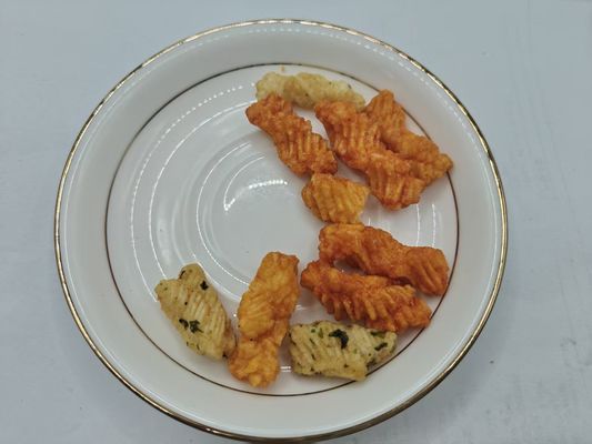 Craquelins de riz mélangés à la fusion de saveurs d'algues et de sauce soja