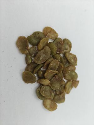 Chips de haricots émeraude infusés d'ail doré noir