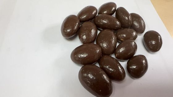 Noix enrobées de chocolat (amandes) & Noix enrobées de chocolat au yaourt (amandes)