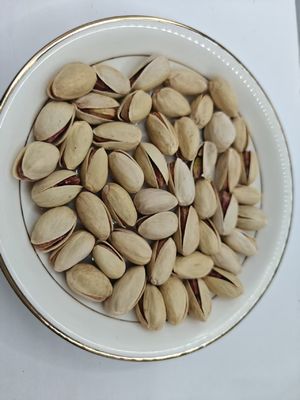 Pistache grillée et salée à la coque
