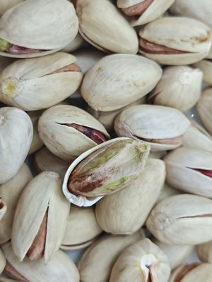 Échantillon Gratuit de Pistaches Grillées et Salées avec Coquille pour Satisfaire les Envies