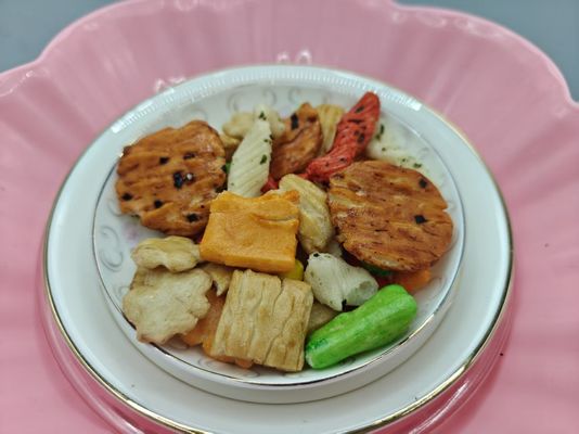 Craquelins de riz mélangés saveurs originales personnalisées, emballage en vrac avec ingrédients à l'huile