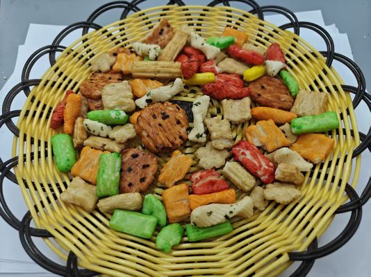 Craquelins de riz mélangés saveurs originales personnalisées, emballage en vrac avec ingrédients à l'huile