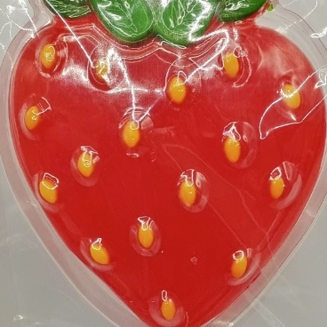 Des gâteaux à la gomme à la saveur de fruits enveloppés individuellement avec des formes géantes et novatrices