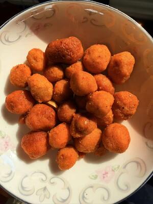 Snack aux cacahuètes Golden Yolk Crunch avec jaune d'œuf salé et saveur épicée en emballage OEM personnalisé