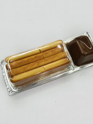 Des chips au chocolat gourmand avec 22% de cacao solide et du sel rose de l'Himalaya dans une double poche.