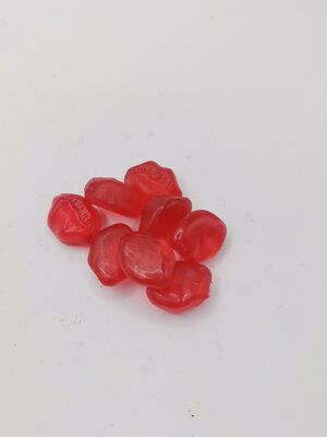 Des gommes de beauté sans sucre à la fraise avec du collagène et de la biotine en 7 sachets pour une peau et des cheveux sains