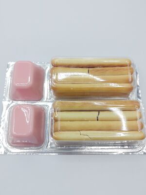 Des biscuits à la fraise avec une texture croustillante et un goût sucré classique