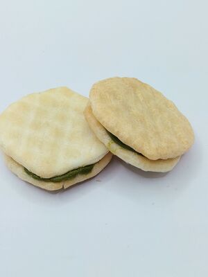 Craquelins de riz de qualité supérieure remplis de matcha avec une texture croustillante et un goût équilibré pour les collations de soja