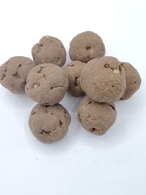 Des boulettes de riz croustillantes au chocolat noir riches en douceur équilibrée - Des collations parfaites au soja