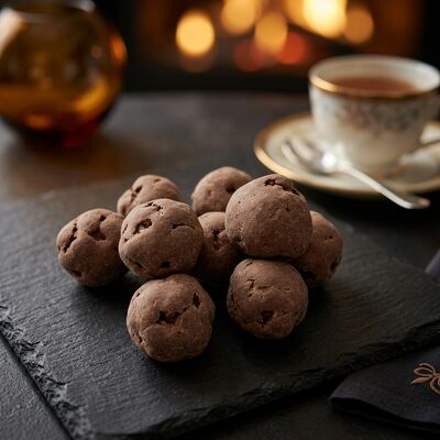 Des boulettes de riz croustillantes au chocolat noir riches en douceur équilibrée - Des collations parfaites au soja