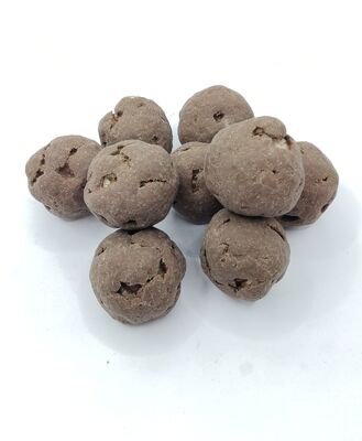 Des boulettes de riz croustillantes au chocolat noir riches en douceur équilibrée - Des collations parfaites au soja