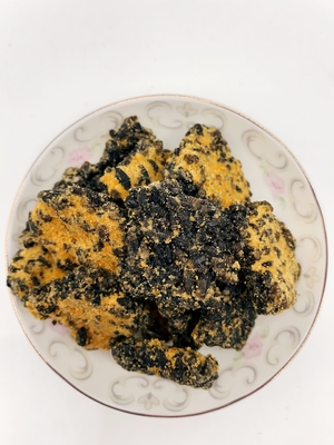 Guoba d'or noir Jaune d'œuf salé et filet de porc saveur riz biscuit mélange riz croustillant croûte de riz frit