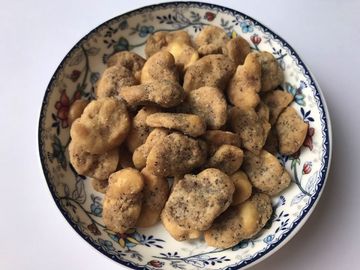 Texture dure libre de GMO de saveur de BBQ de casse-croûte de fèves de couleur de Brown dans le sac de détaillant