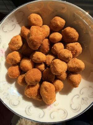 Délicieuse collation aux cacahuètes enrobées, saveur œuf salé et épicée, pour approvisionnement à grande échelle