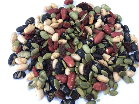 Pleins fruits secs rôtis mélangés naturels de haricots et d'écrous de Vegan sains
