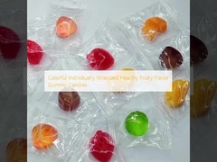 Des bonbons à la gomme à la saveur de fruits, enveloppés individuellement